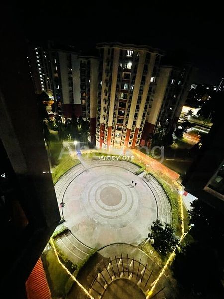 Executive HDB for Sale in  692 Jurong West Central 1 - Image 4